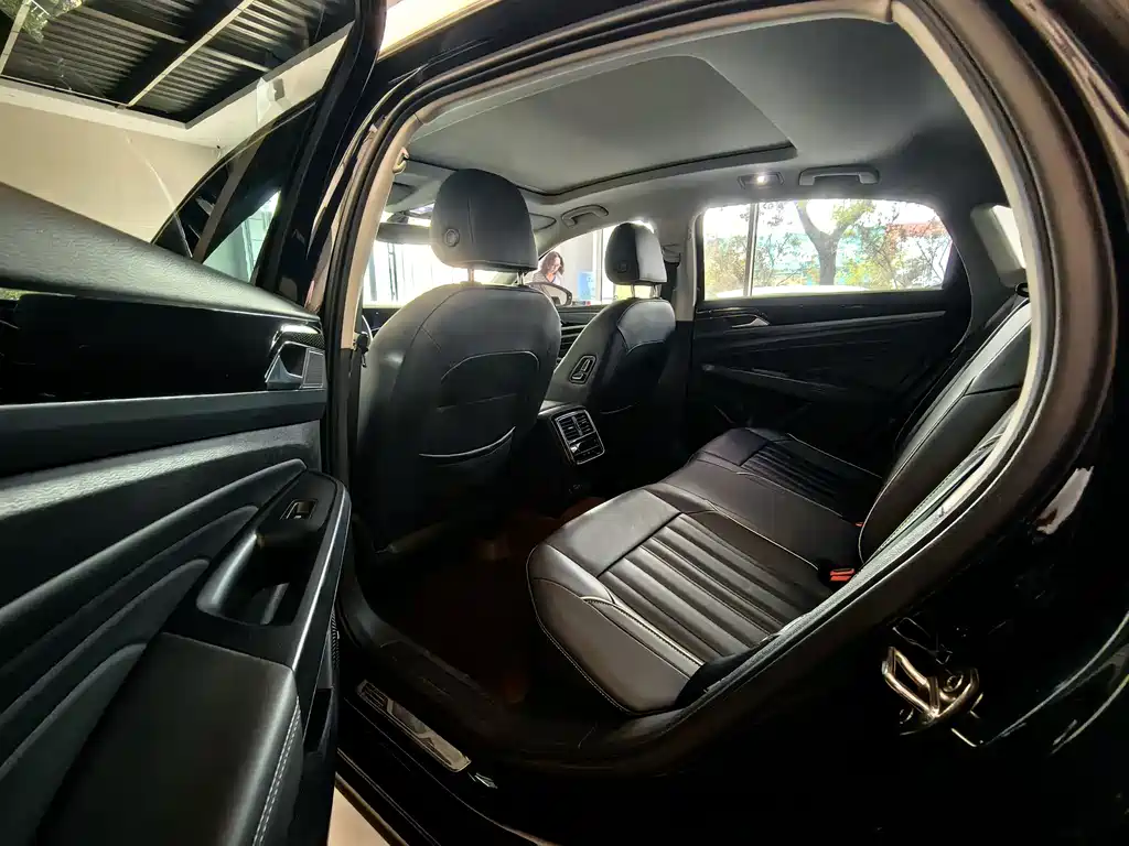 Volkswagen Passat — фото 9