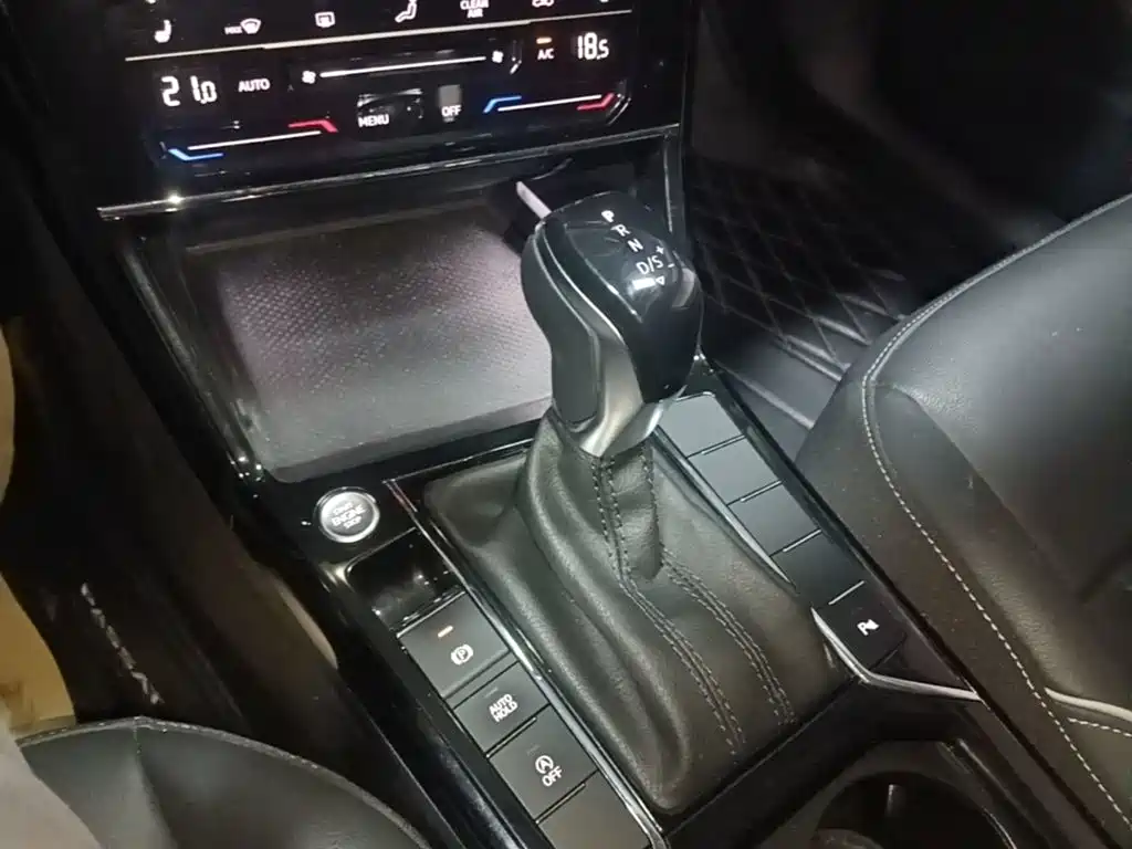 Volkswagen Passat — фото 14