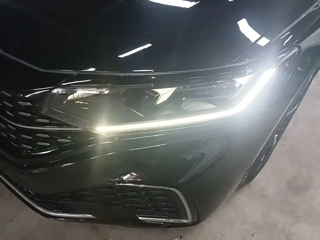 Volkswagen Passat — фото 24