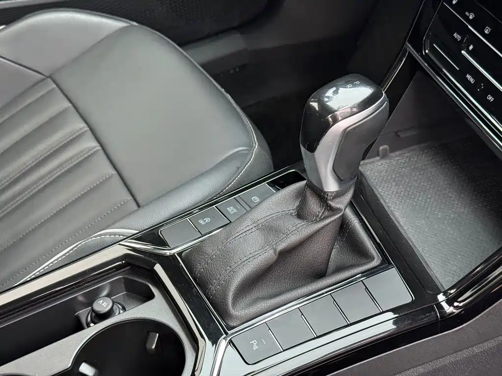 Volkswagen Passat — фото 17
