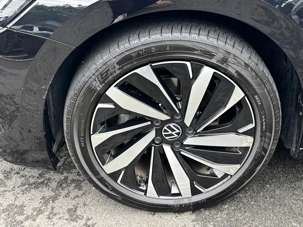 Volkswagen Passat — фото 23