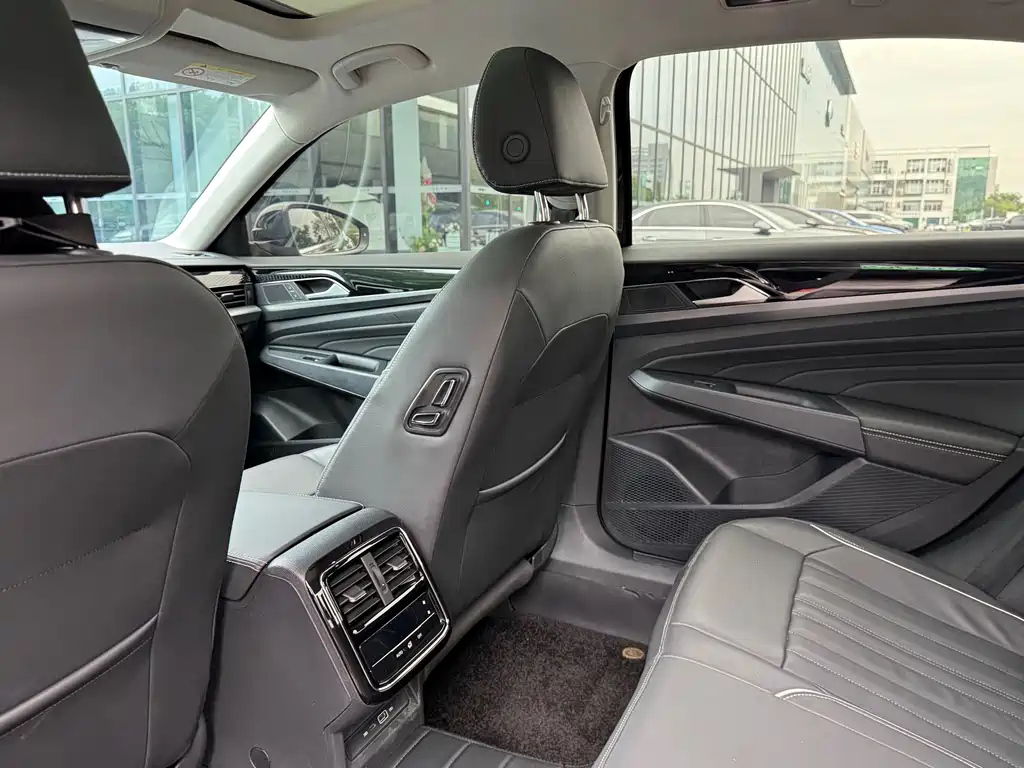 Volkswagen Passat — фото 7
