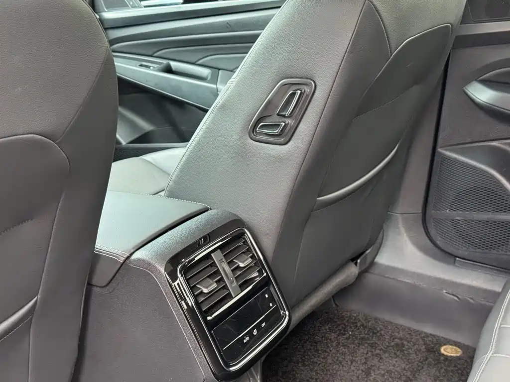 Volkswagen Passat — фото 8