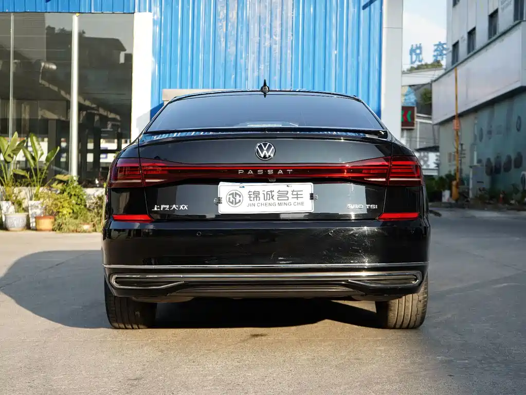 Volkswagen Passat — фото 8