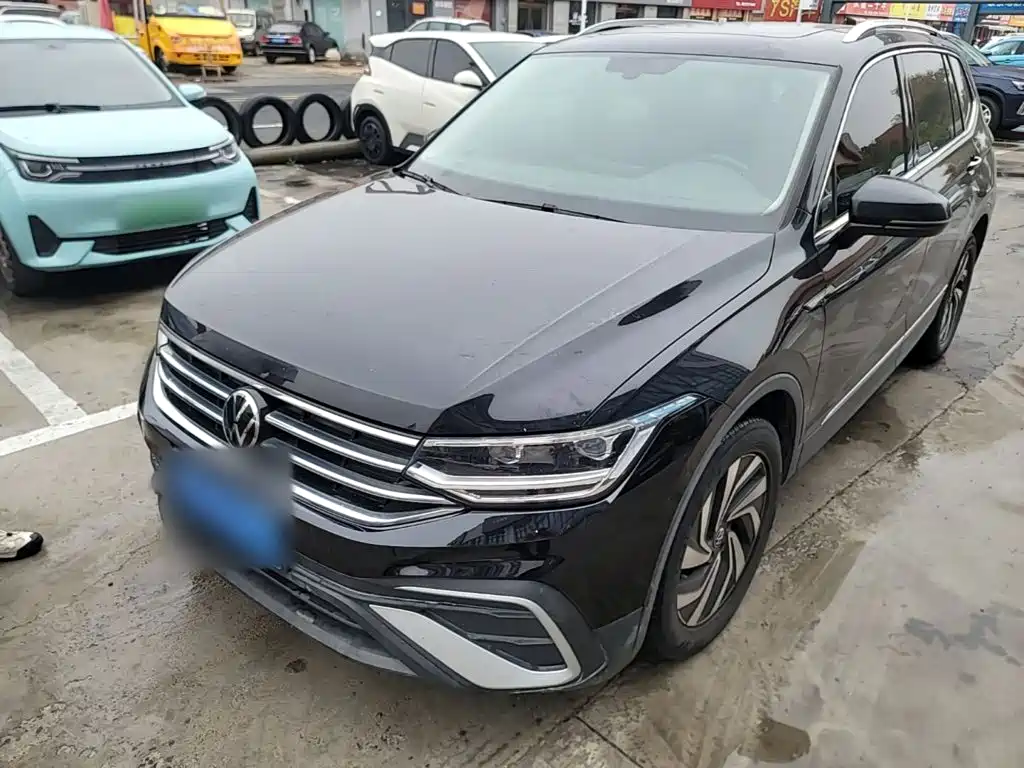 Volkswagen Tiguan L — фото 2