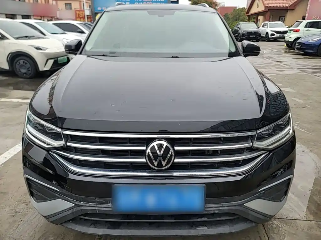 Volkswagen Tiguan L — фото 3