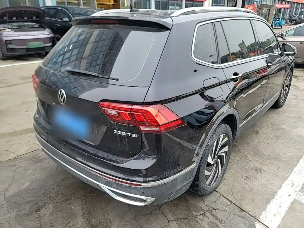 Volkswagen Tiguan L — фото 7