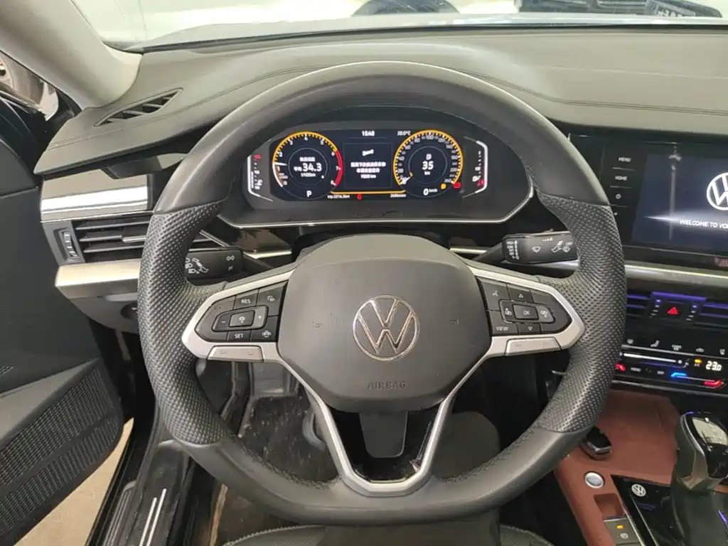 Volkswagen Passat — фото 11