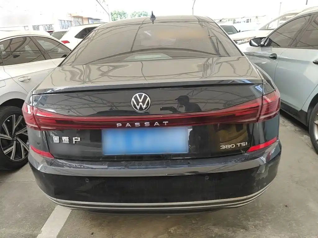 Volkswagen Passat — фото 6