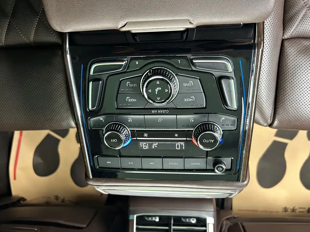 Volkswagen Phideon — фото 23