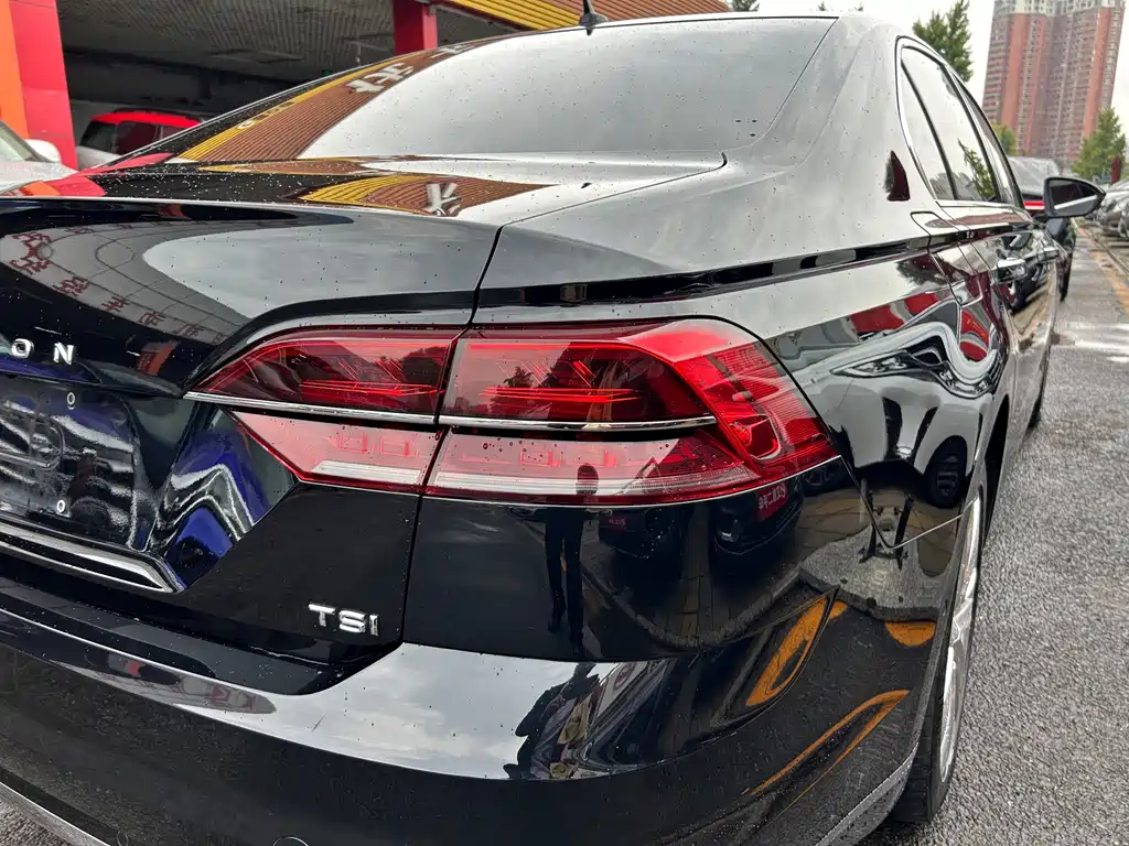 Volkswagen Phideon — фото 6