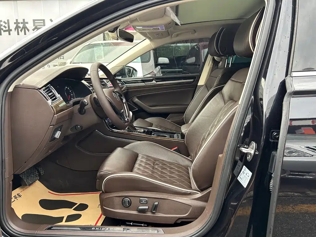 Volkswagen Phideon — фото 7