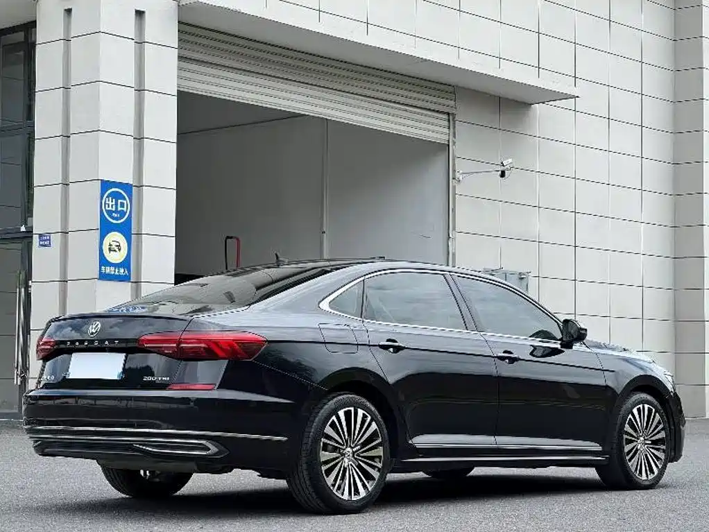 Volkswagen Passat — фото 7
