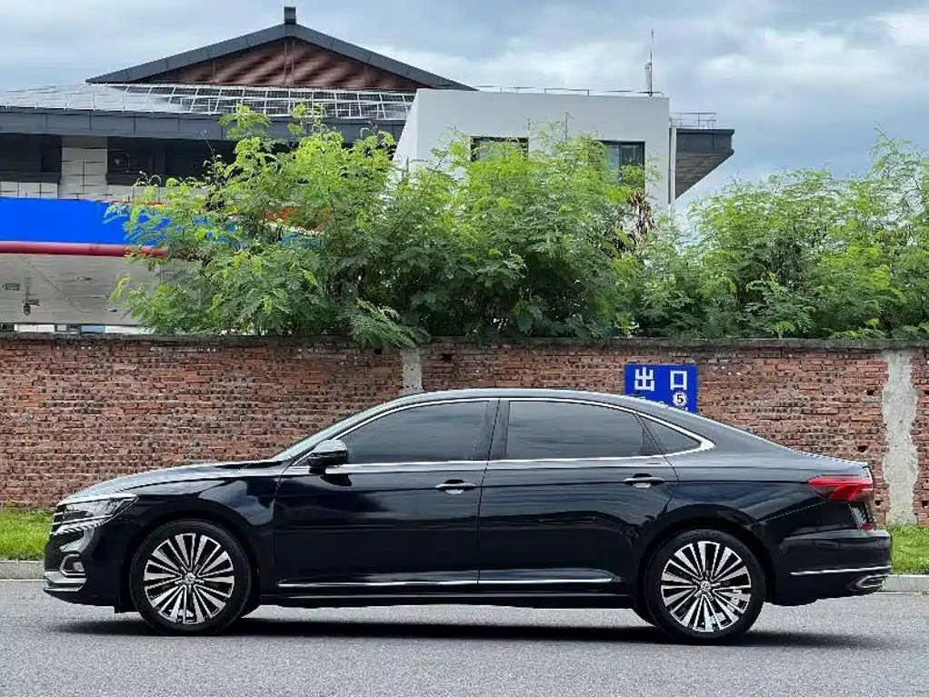 Volkswagen Passat — фото 9