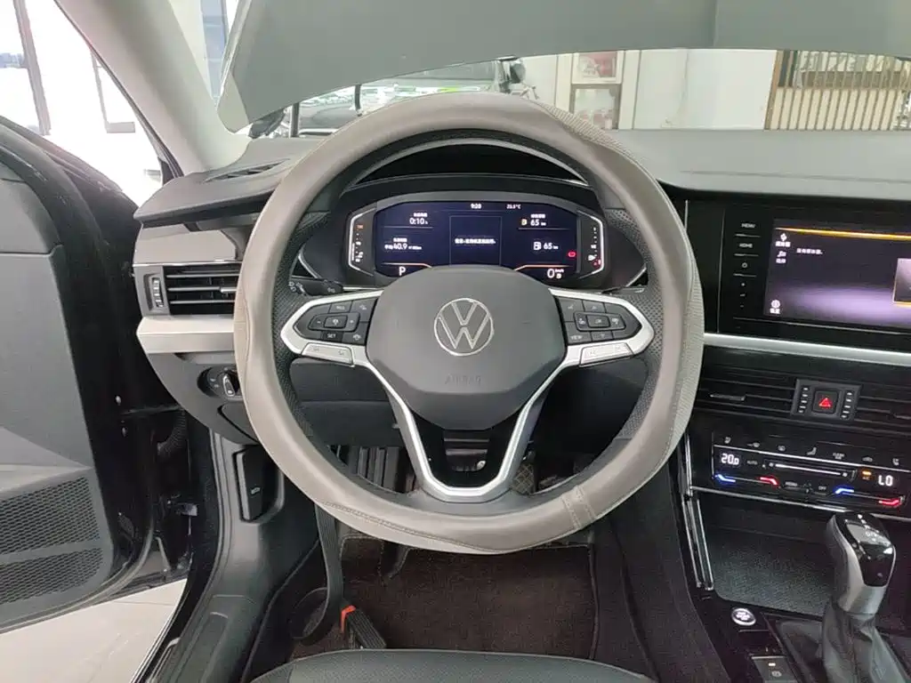 Volkswagen Passat — фото 11