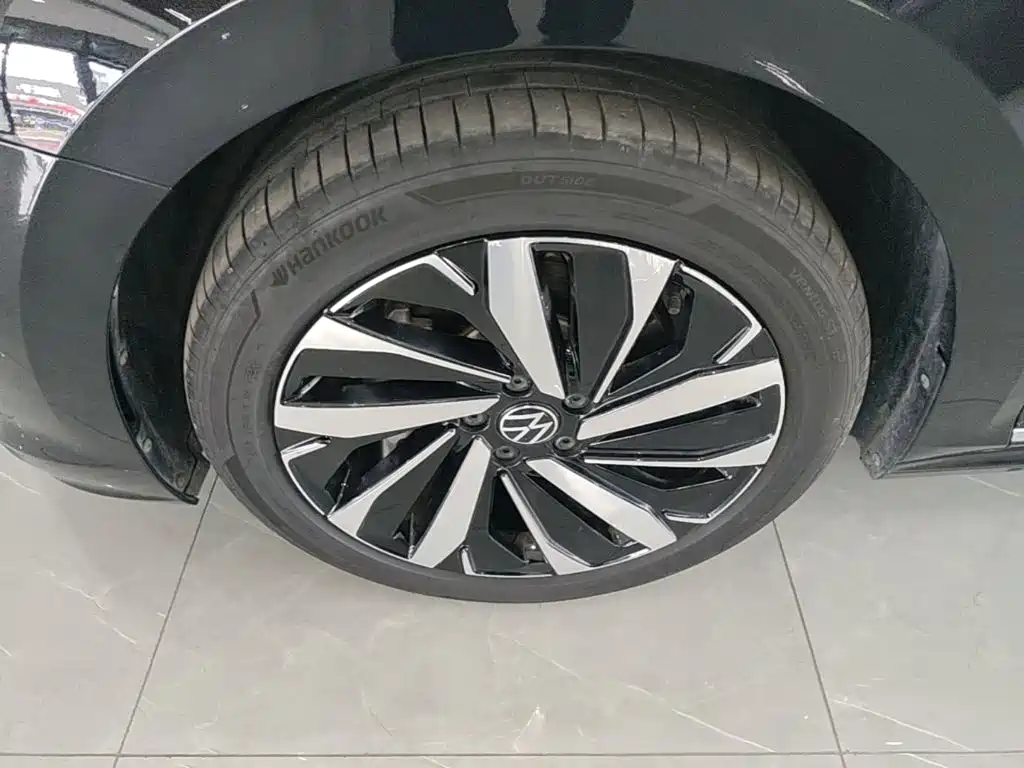 Volkswagen Passat — фото 23
