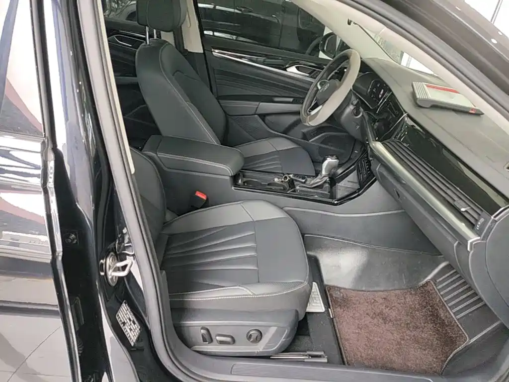 Volkswagen Passat — фото 25