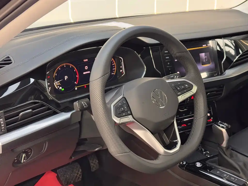 Volkswagen Passat — фото 14
