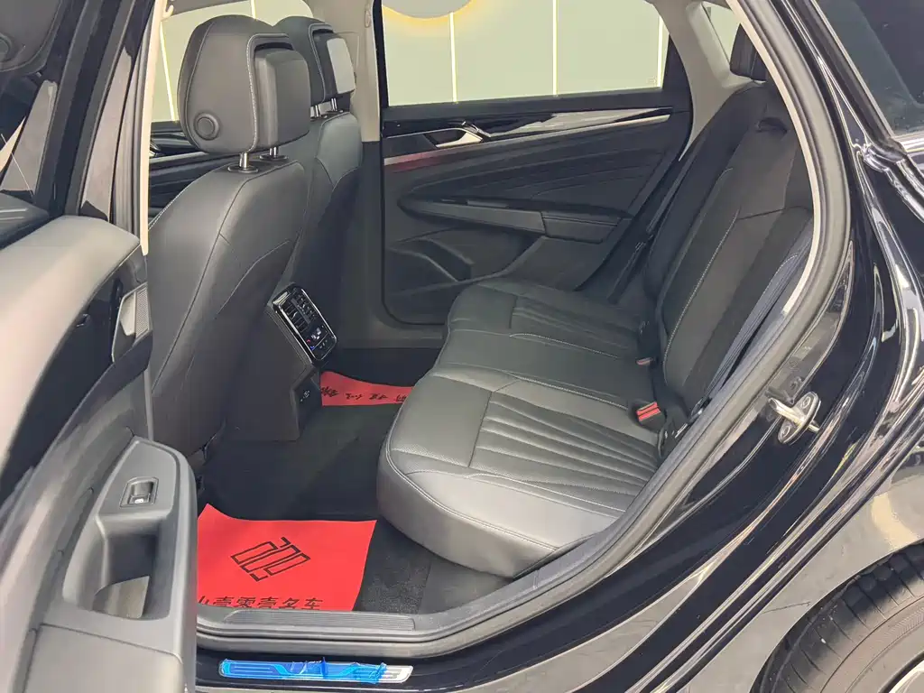 Volkswagen Passat — фото 18