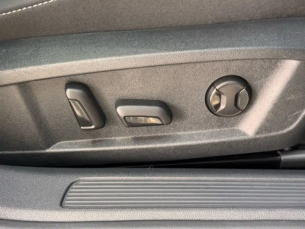 Volkswagen Passat — фото 25