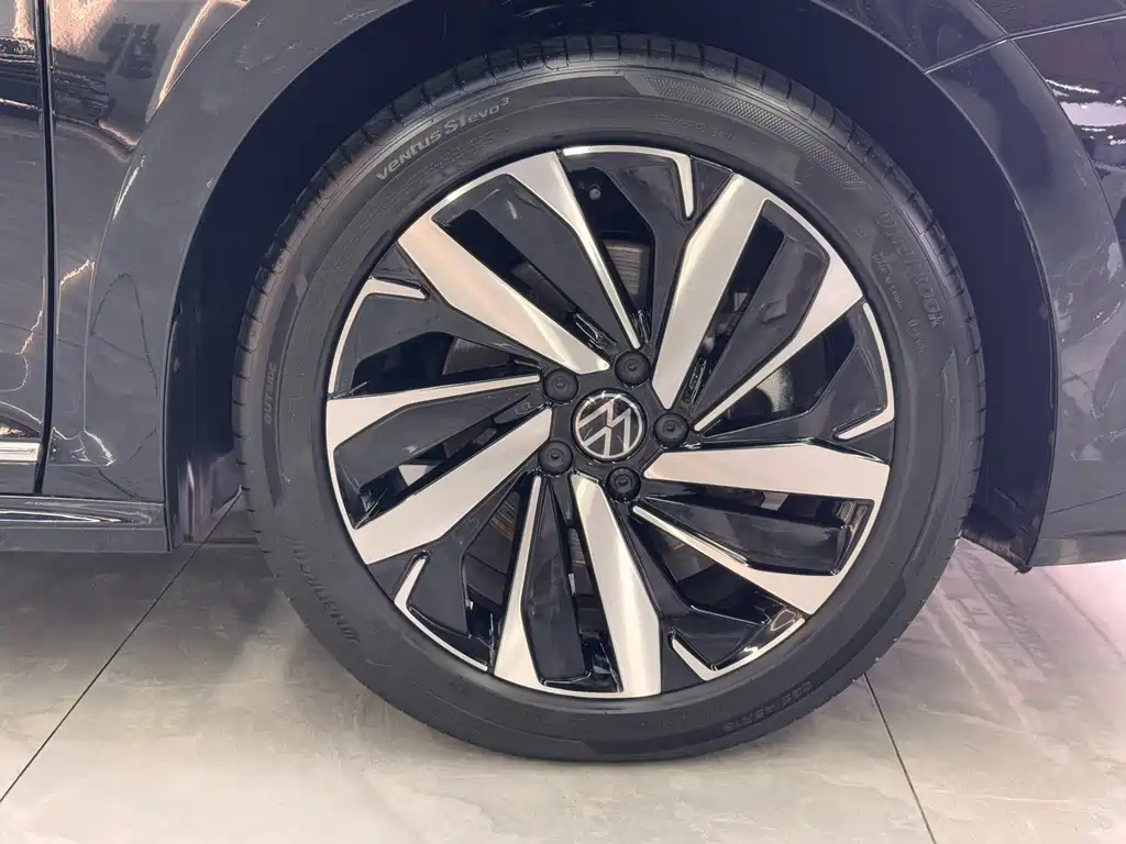 Volkswagen Passat — фото 7