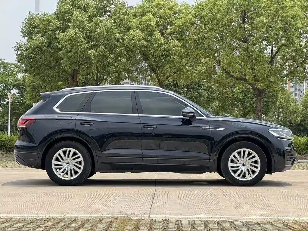 Volkswagen Touareg — фото 2