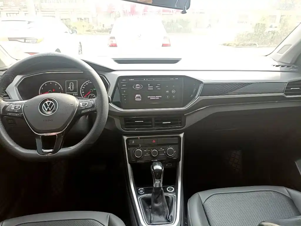 Volkswagen T-Cross — фото 10
