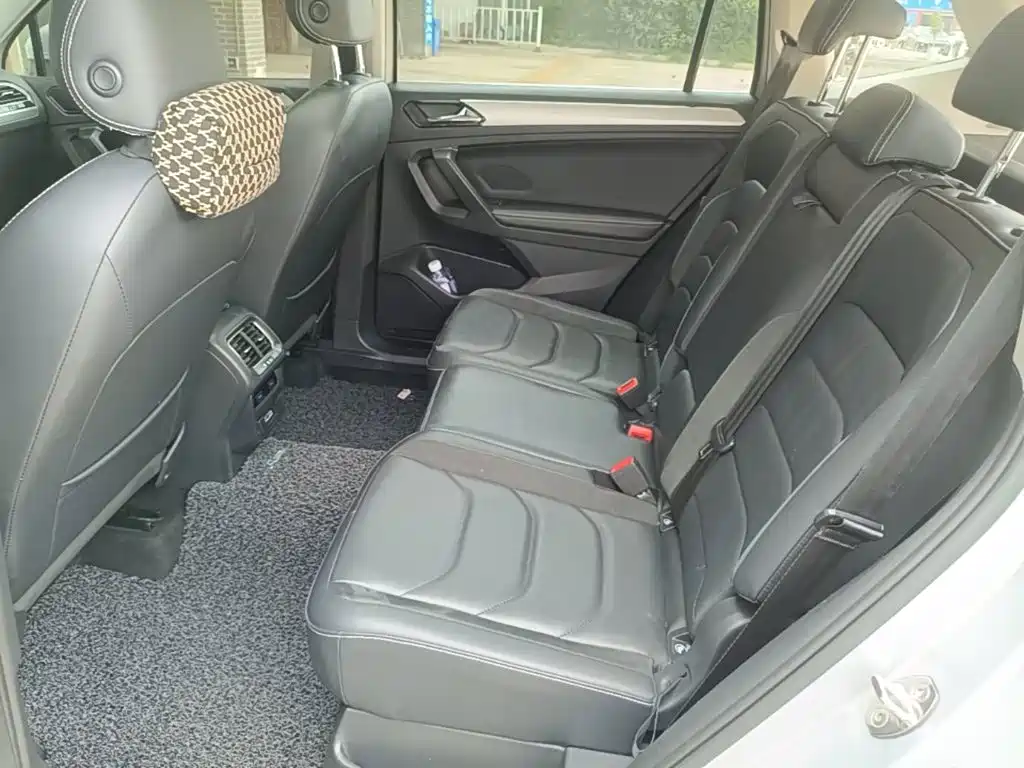 Volkswagen Tiguan L — фото 17