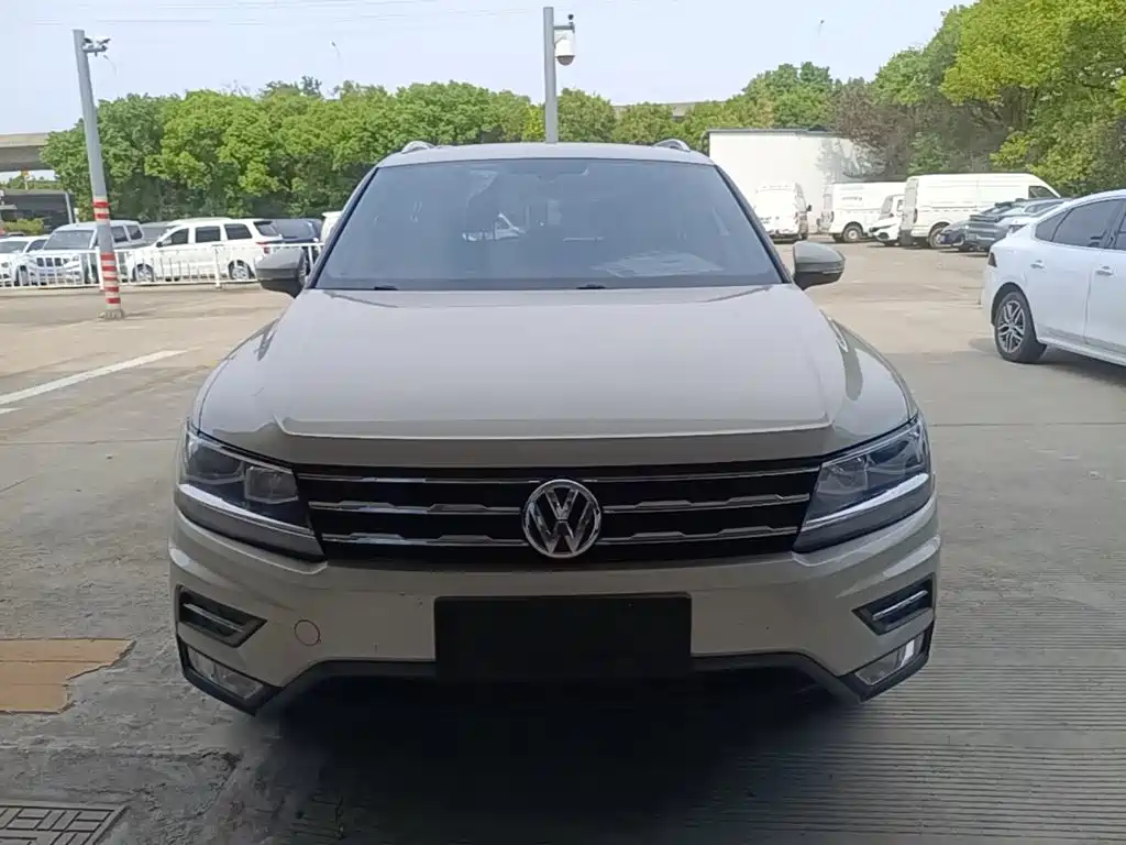 Volkswagen Tiguan L — фото 3