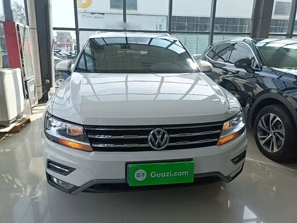 Volkswagen Tiguan L — фото 3