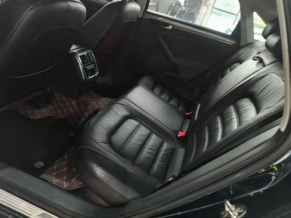 Volkswagen Passat — фото 17