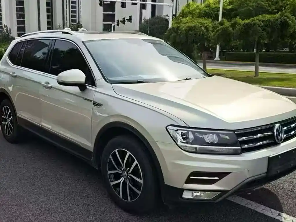 Volkswagen Tiguan L — фото 3