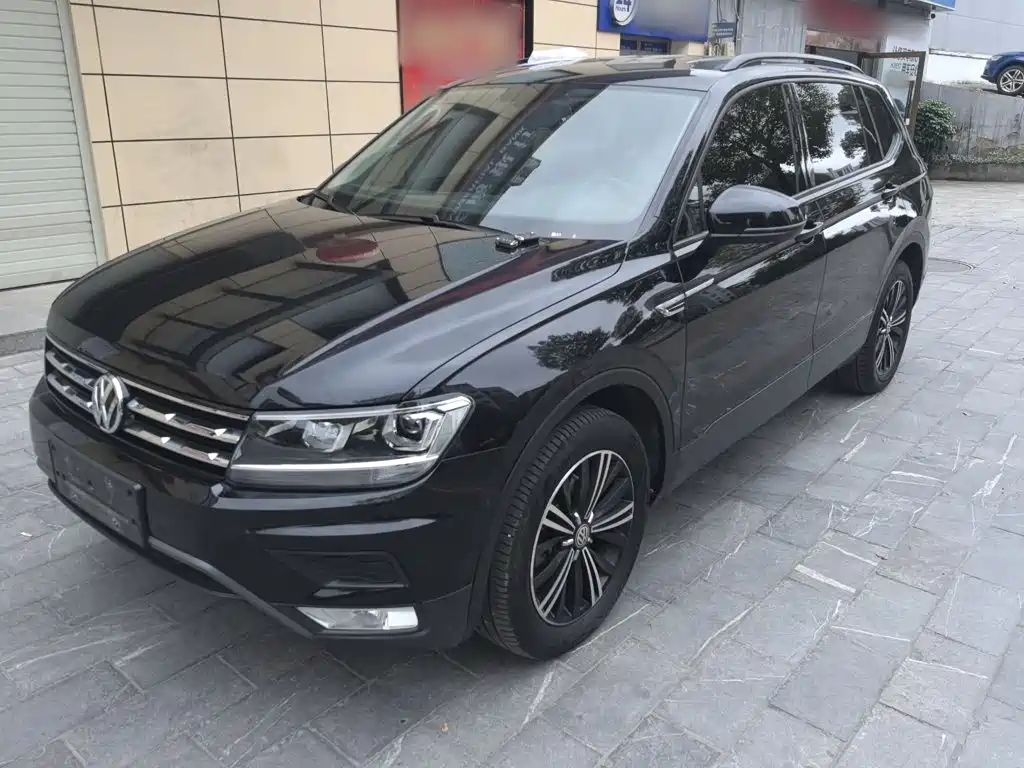 Volkswagen Tiguan L — фото 3
