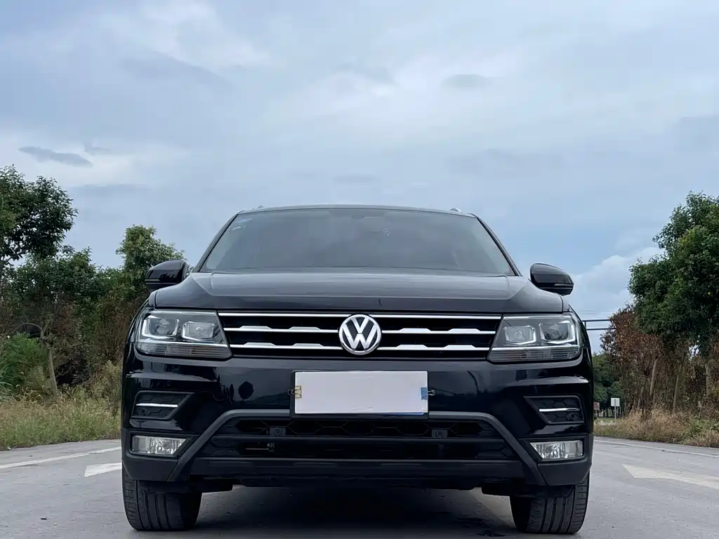 Volkswagen Tiguan L — фото 3