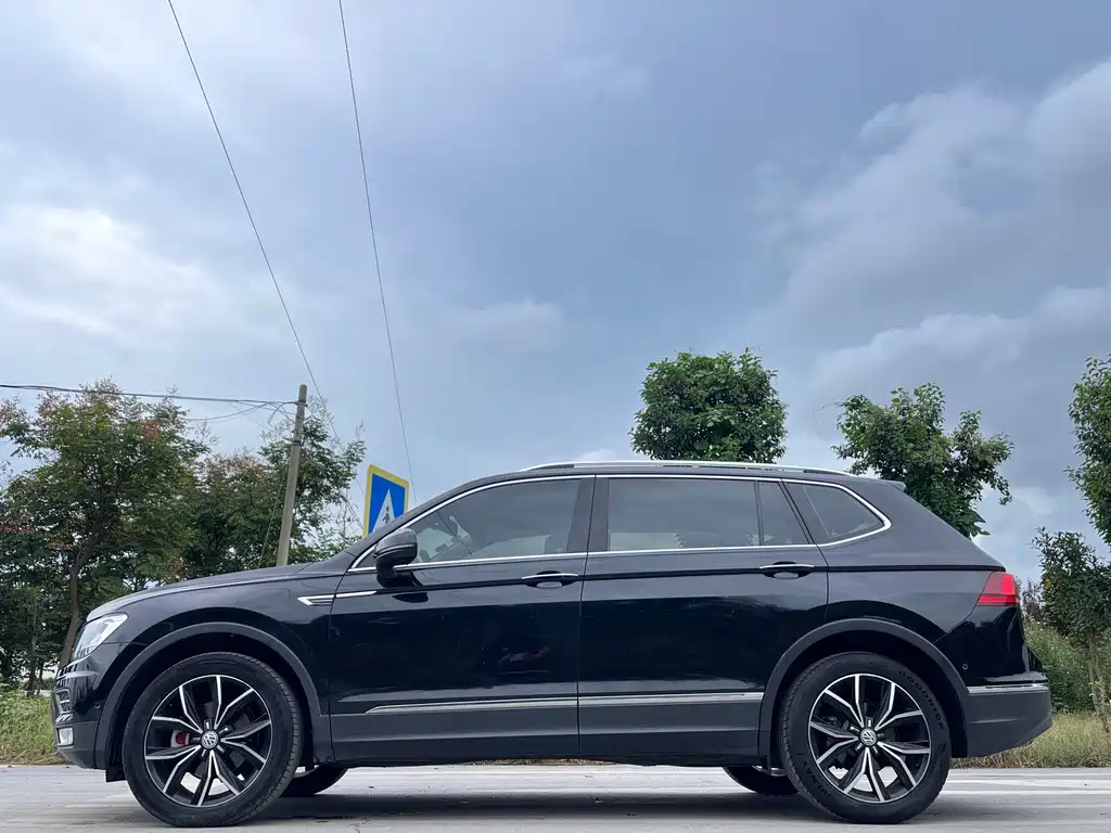 Volkswagen Tiguan L — фото 4