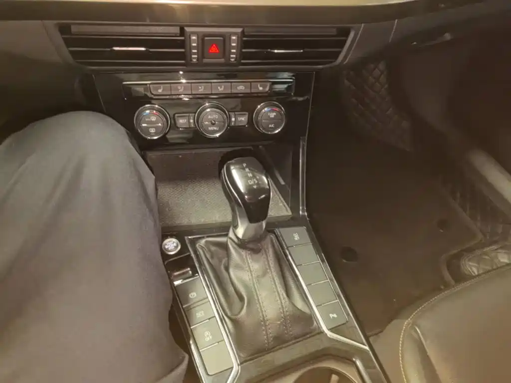 Volkswagen Passat — фото 14