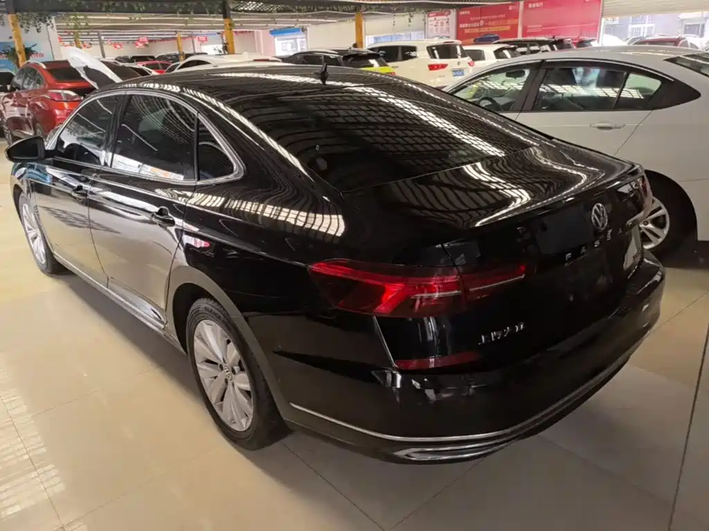 Volkswagen Passat — фото 5
