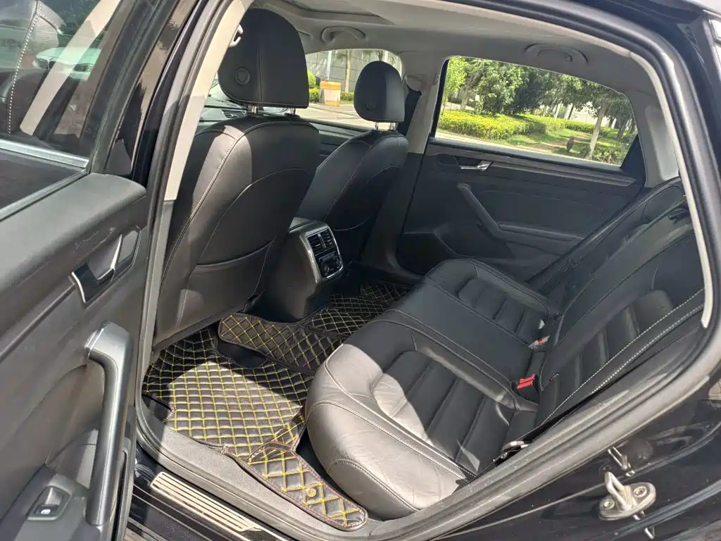 Volkswagen Passat — фото 17