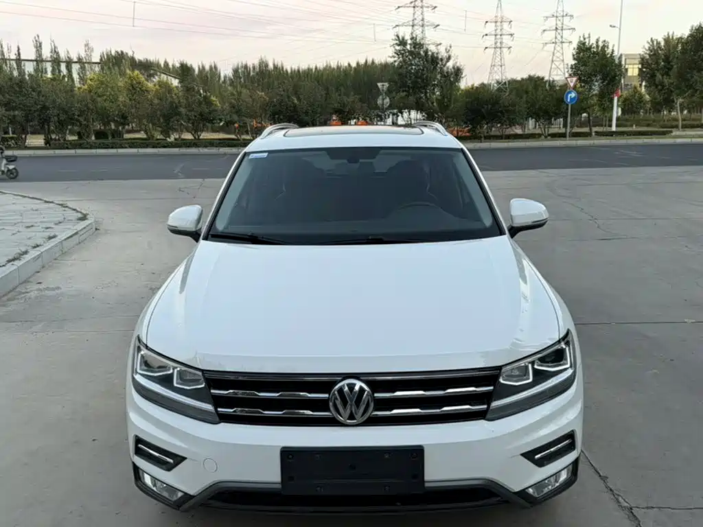 Volkswagen Tiguan L — фото 5