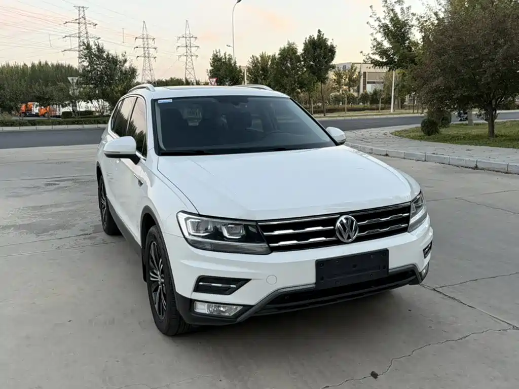 Volkswagen Tiguan L — фото 6