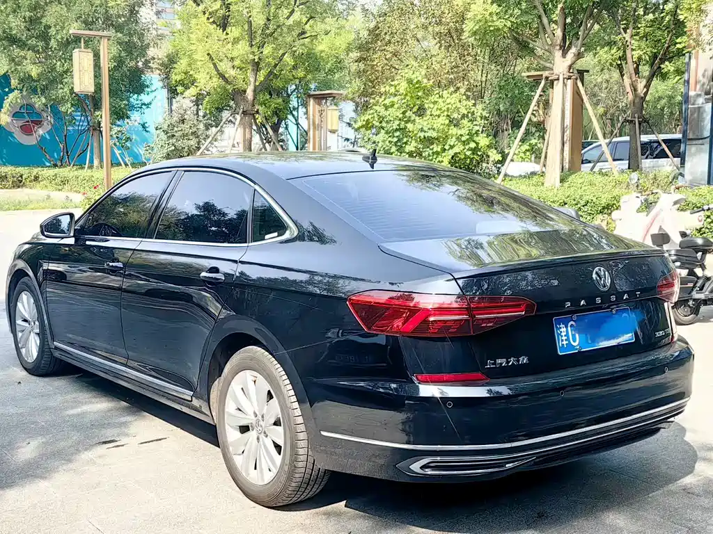 Volkswagen Passat — фото 5