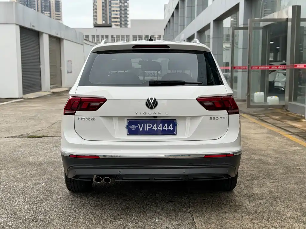 Volkswagen Tiguan L — фото 8