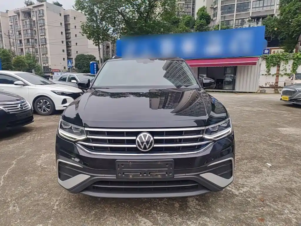 Volkswagen Tiguan L — фото 3