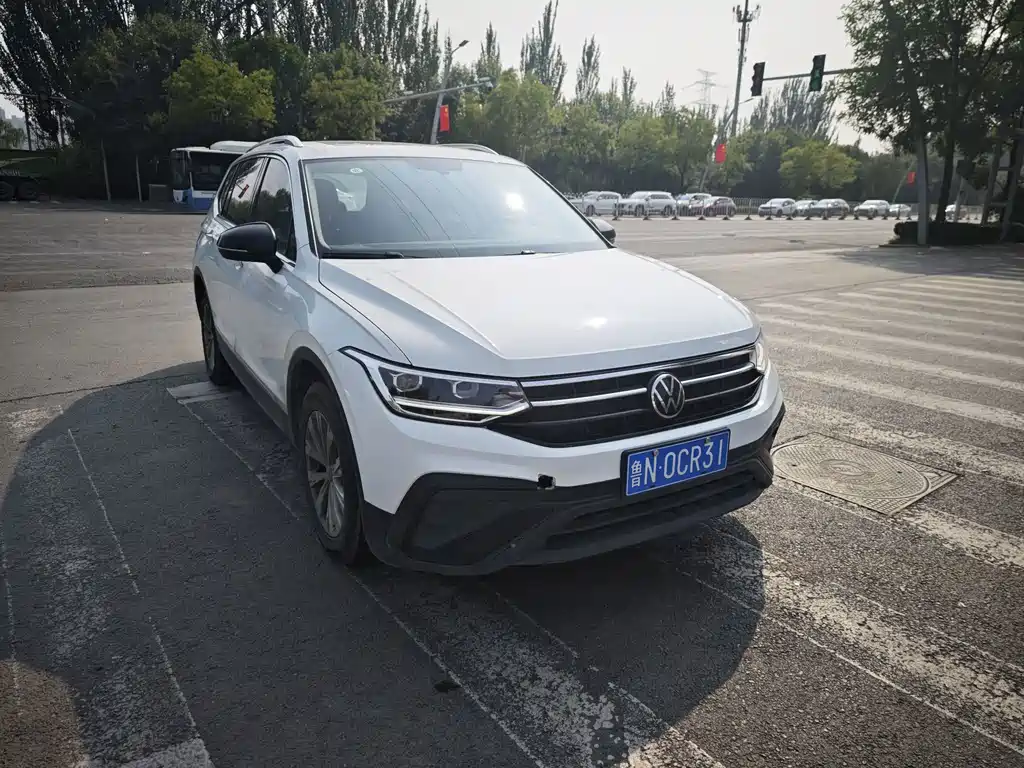 Volkswagen Tiguan L — фото 3