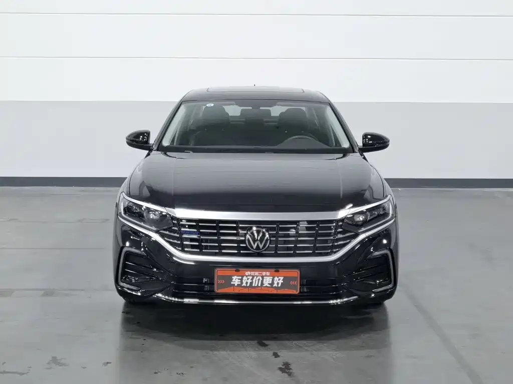 Volkswagen Passat PHEV — фото 3