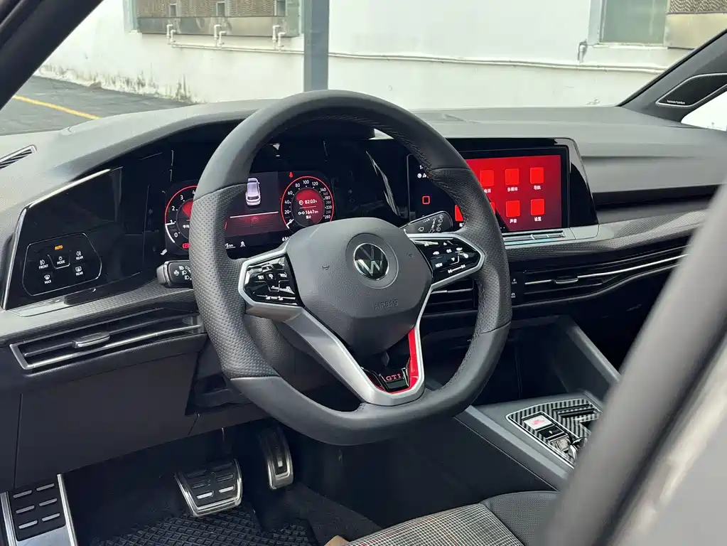 Volkswagen Golf GTI — фото 4