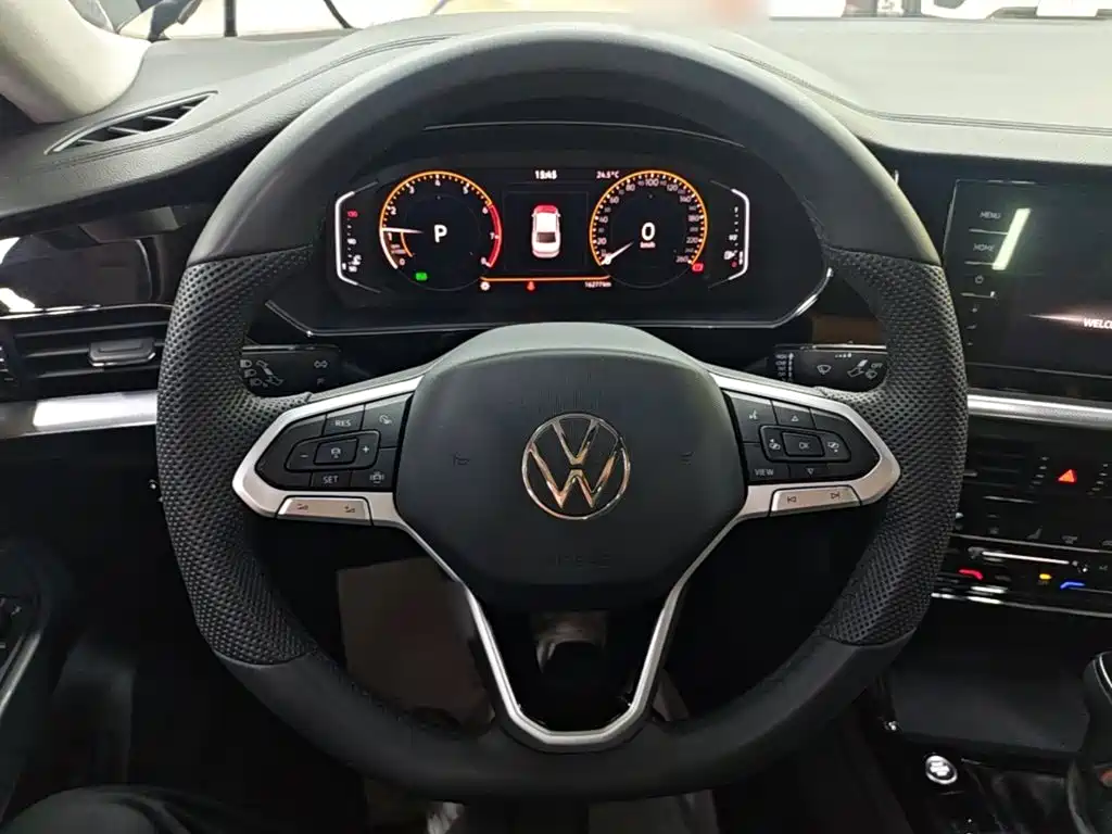 Volkswagen Passat — фото 11