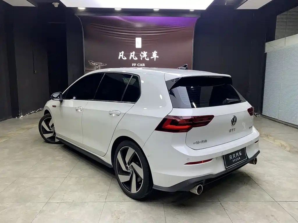 Volkswagen Golf GTI — фото 3