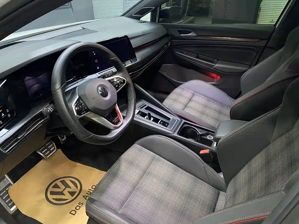 Volkswagen Golf GTI — фото 4