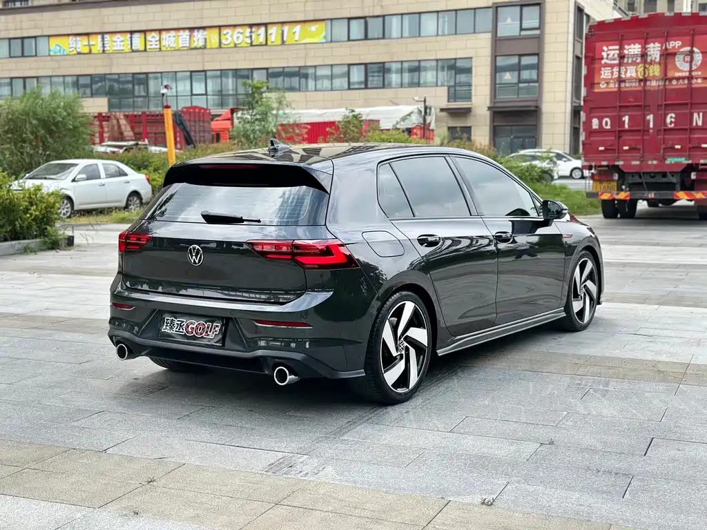 Volkswagen Golf GTI — фото 4